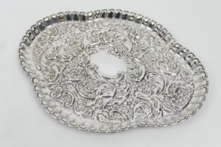 Edwardian silver dressing table tray, by Synyer & Beddoes, Chester 1905, lobed oval form repousse