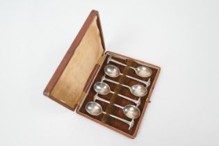 Unusual set of six silver teaspoons, maker DF, London 1917, each with a turtle terminal and