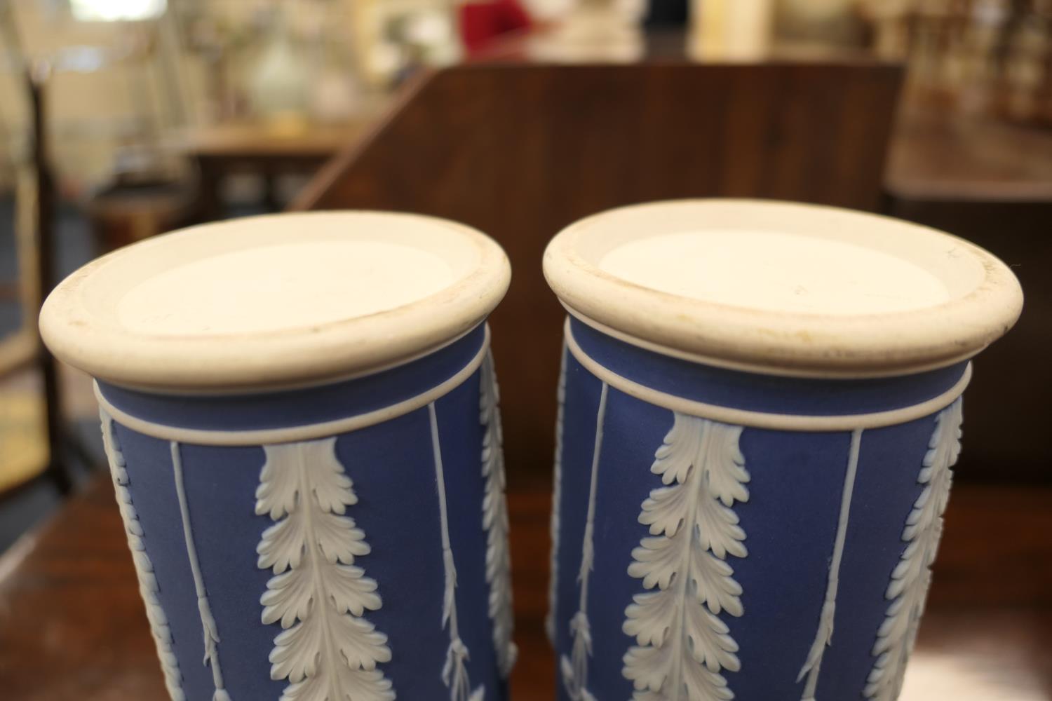 Small selection of Wedgwood dark blue jasper wares comprising two cylinder vases, 25cm and 24.5cm; a - Image 5 of 19