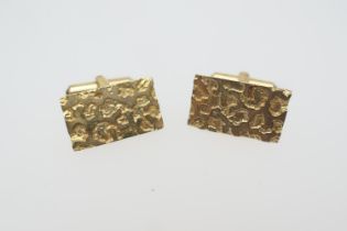 Pair of 9ct gold textured swivel bar cufflinks, London 1970, gross weight approx. 8.3g (Please