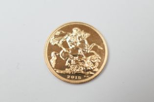 2015 United Kingdom sovereign (UNC), weight 7.98g (Please note condition is not noted. We strongly