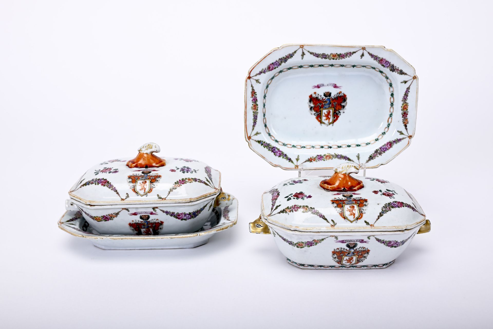 A pair of small tureens with stand