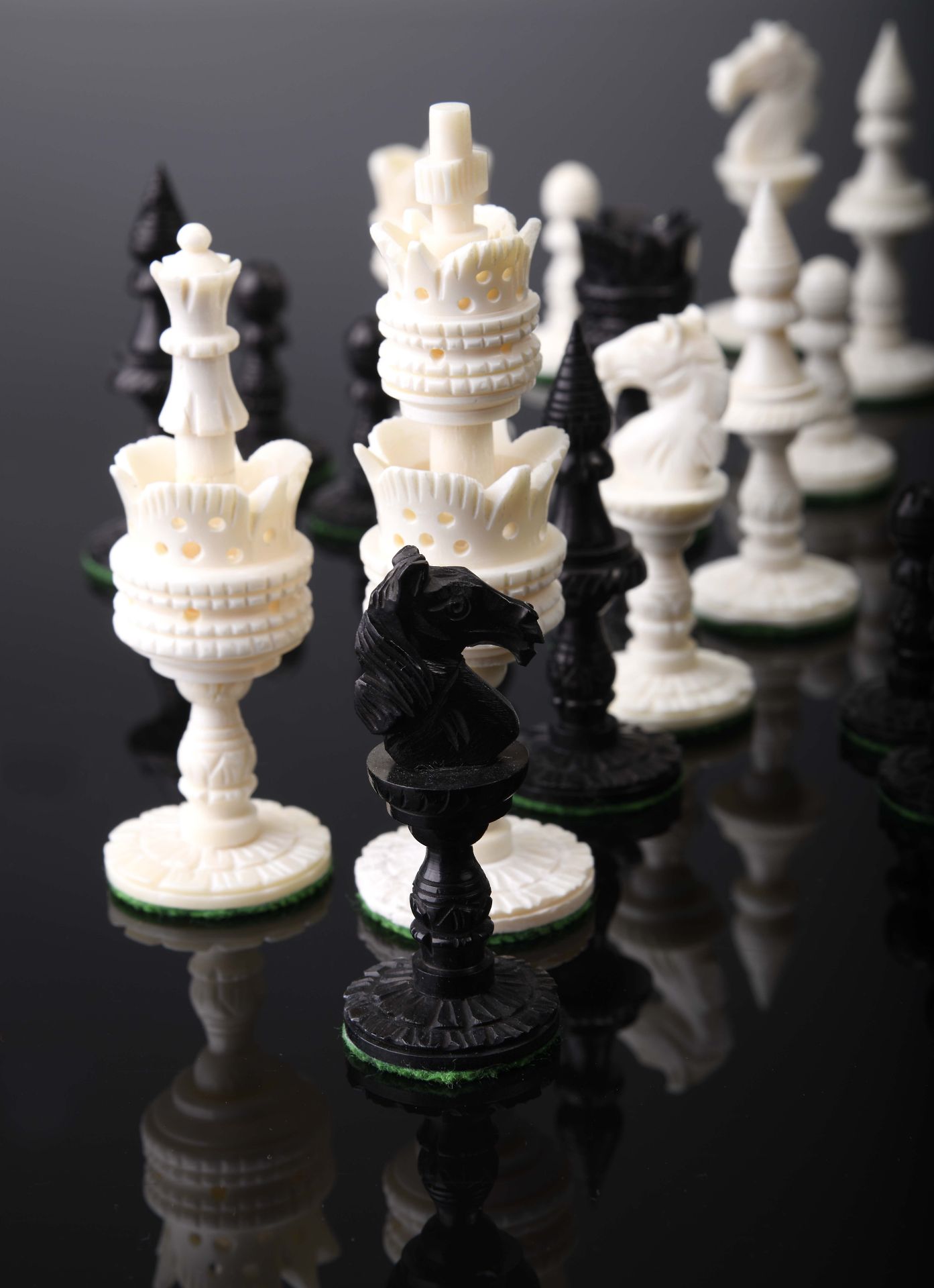 Chess Pieces "Selenus" - Image 4 of 6