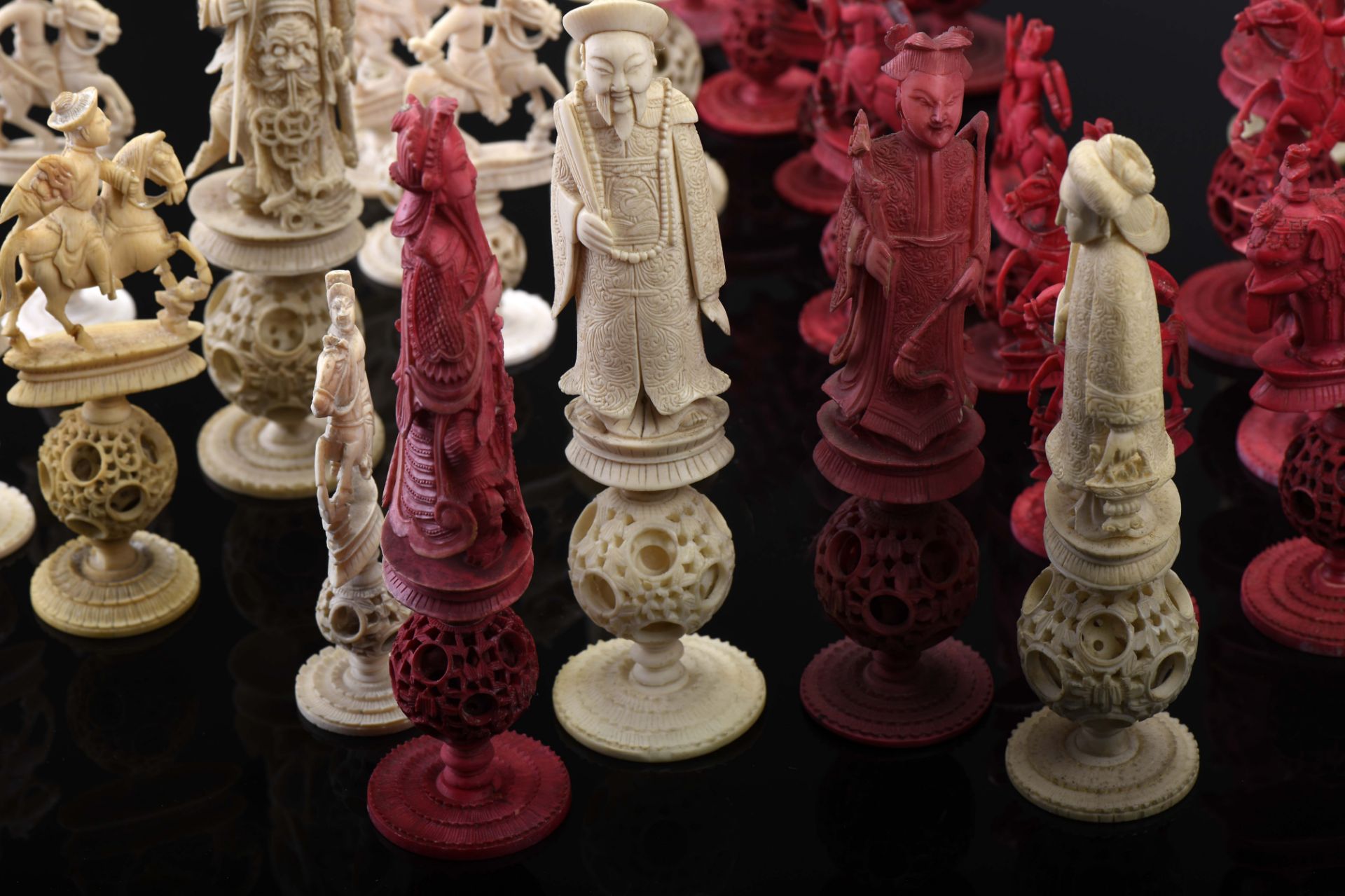 Chess pieces - Image 4 of 10