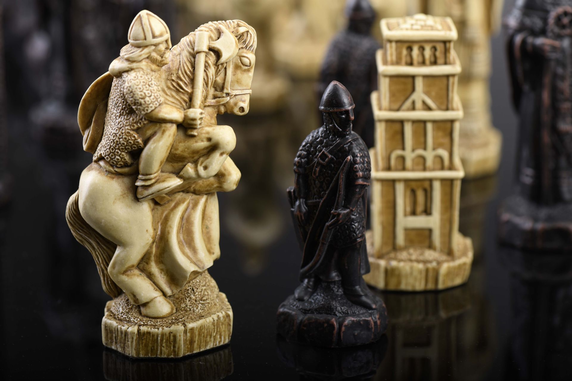 Chess Pieces "Battle of Hastings Figures" - Image 4 of 4