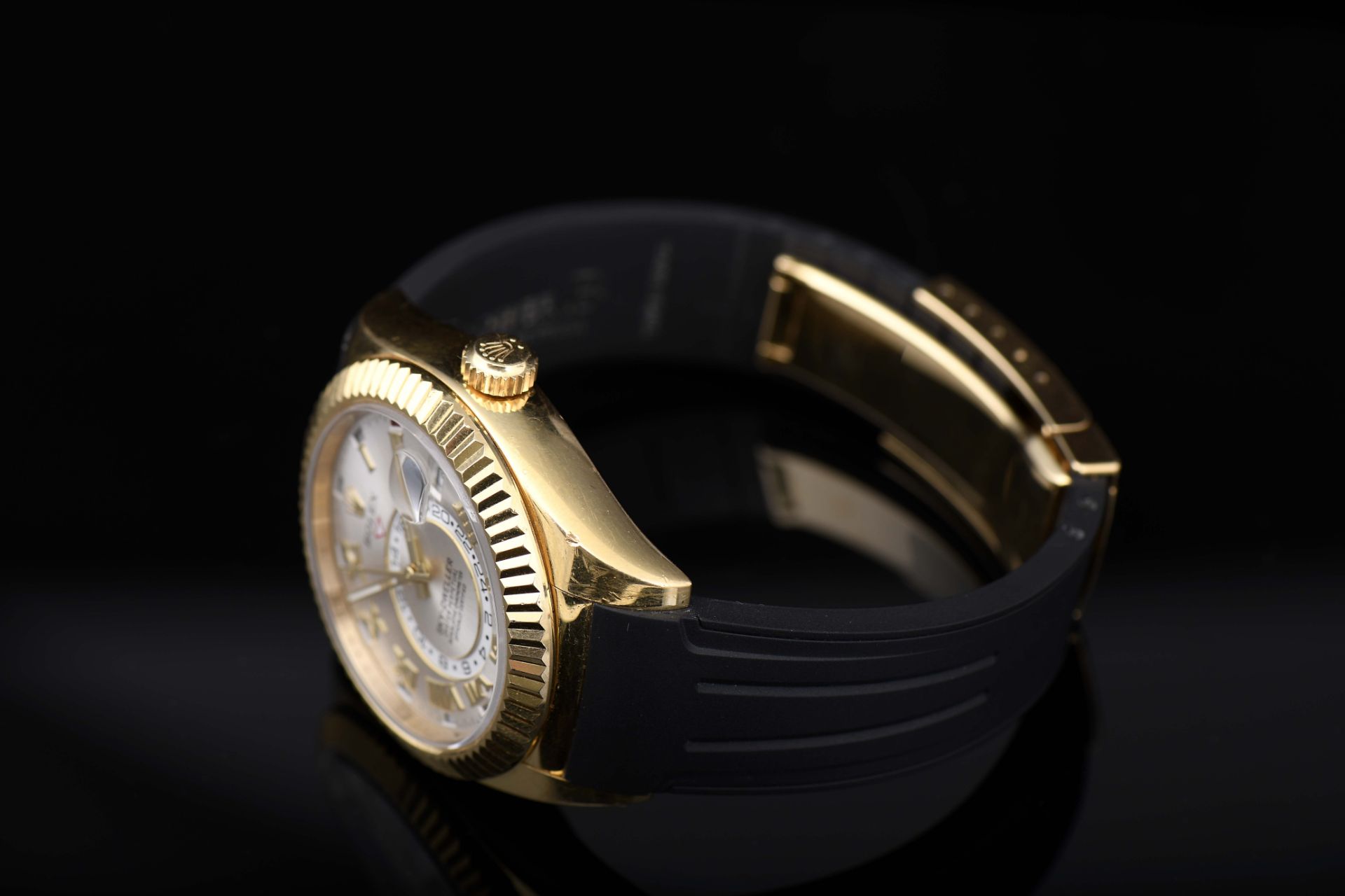 A wristwatch - Image 3 of 4