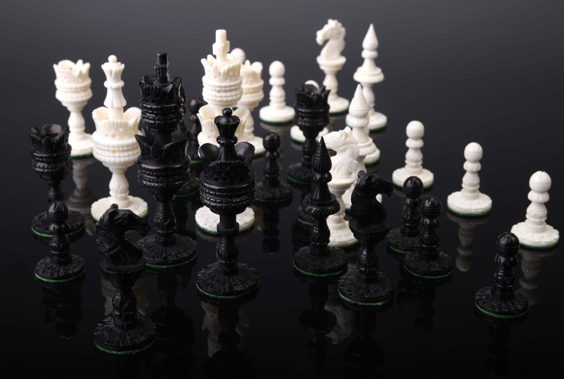 Chess Pieces "Selenus" - Image 3 of 6