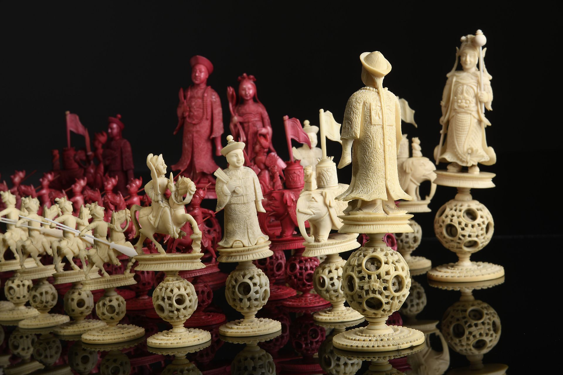 Chess pieces - Image 3 of 8