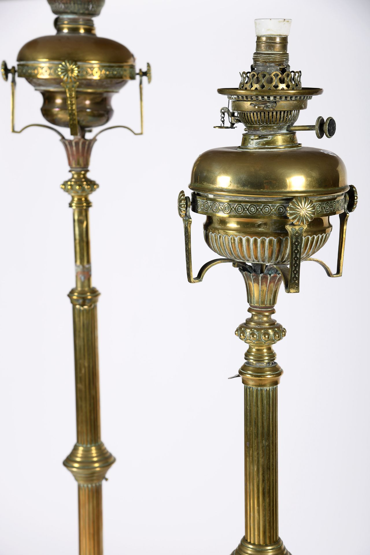 Two stem oil lamps - Image 2 of 5