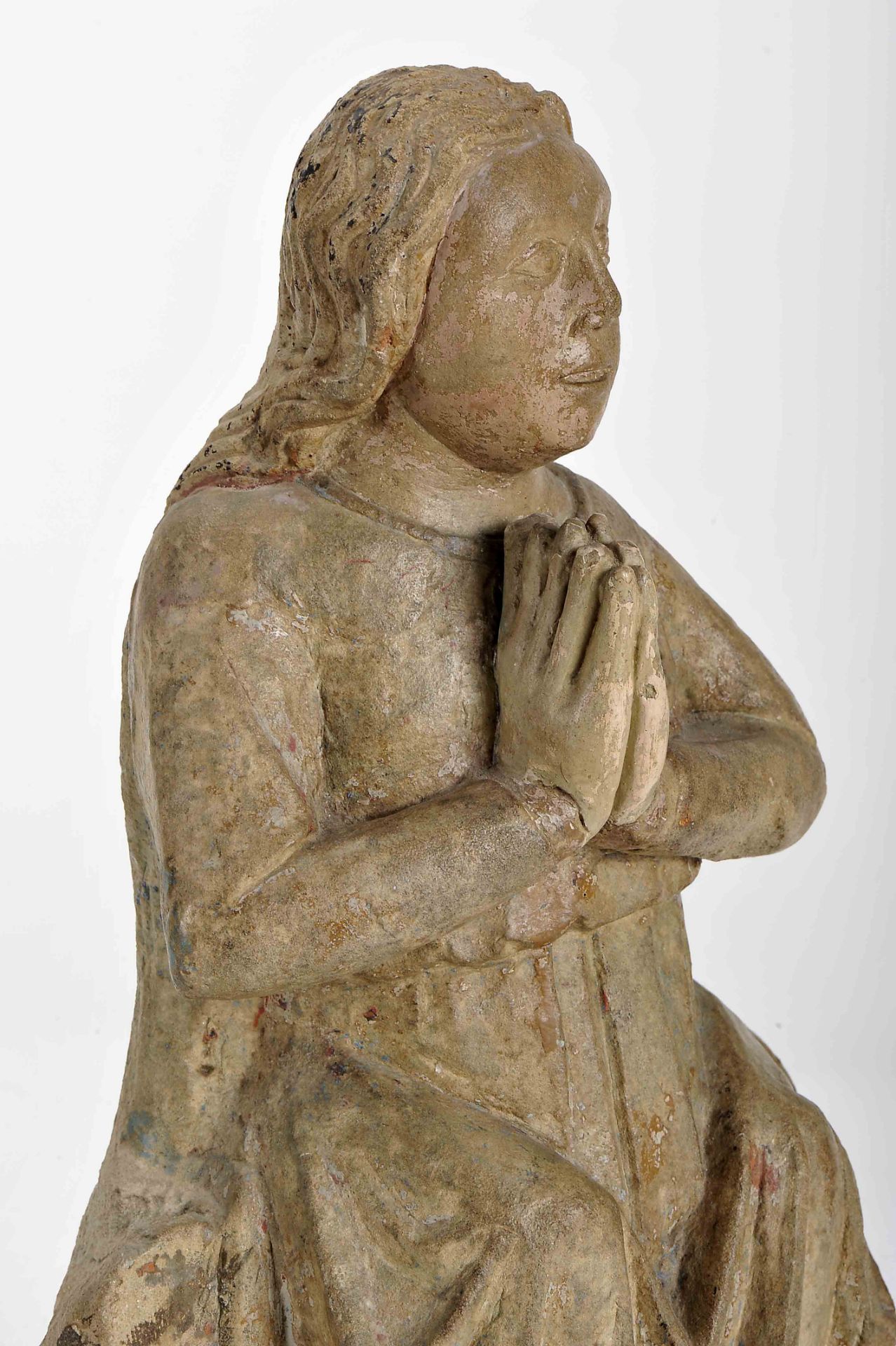 A Saint seated with hands in a praying position - Bild 2 aus 2