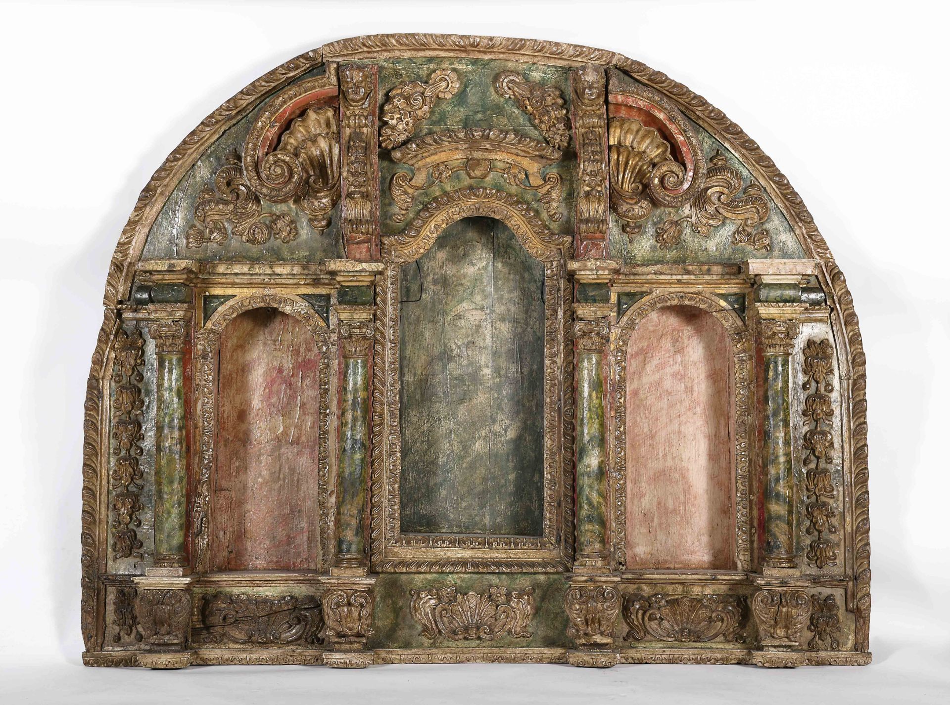 Altarpiece with three niches