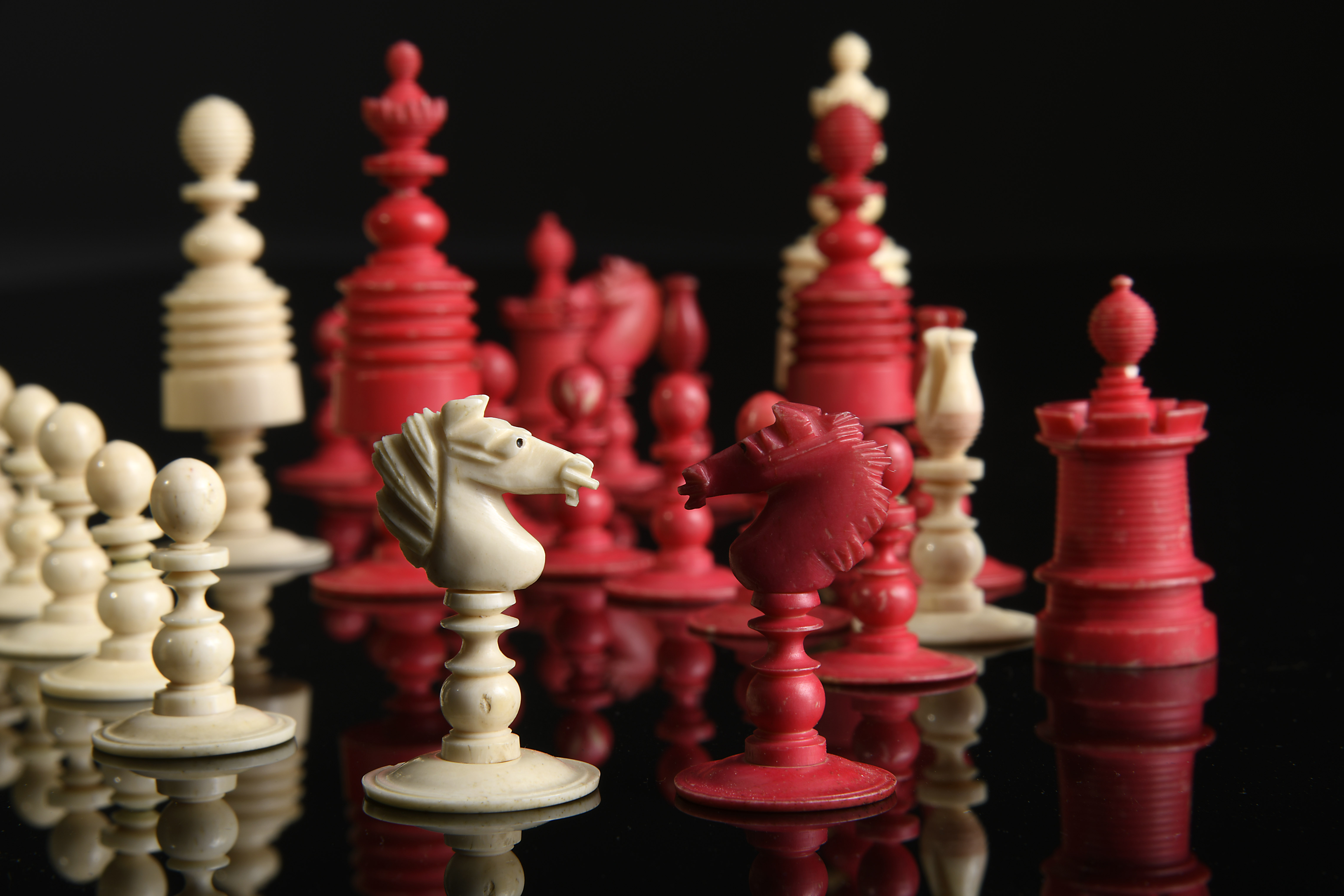 Chess pieces - "Barleycorn" - Image 2 of 5