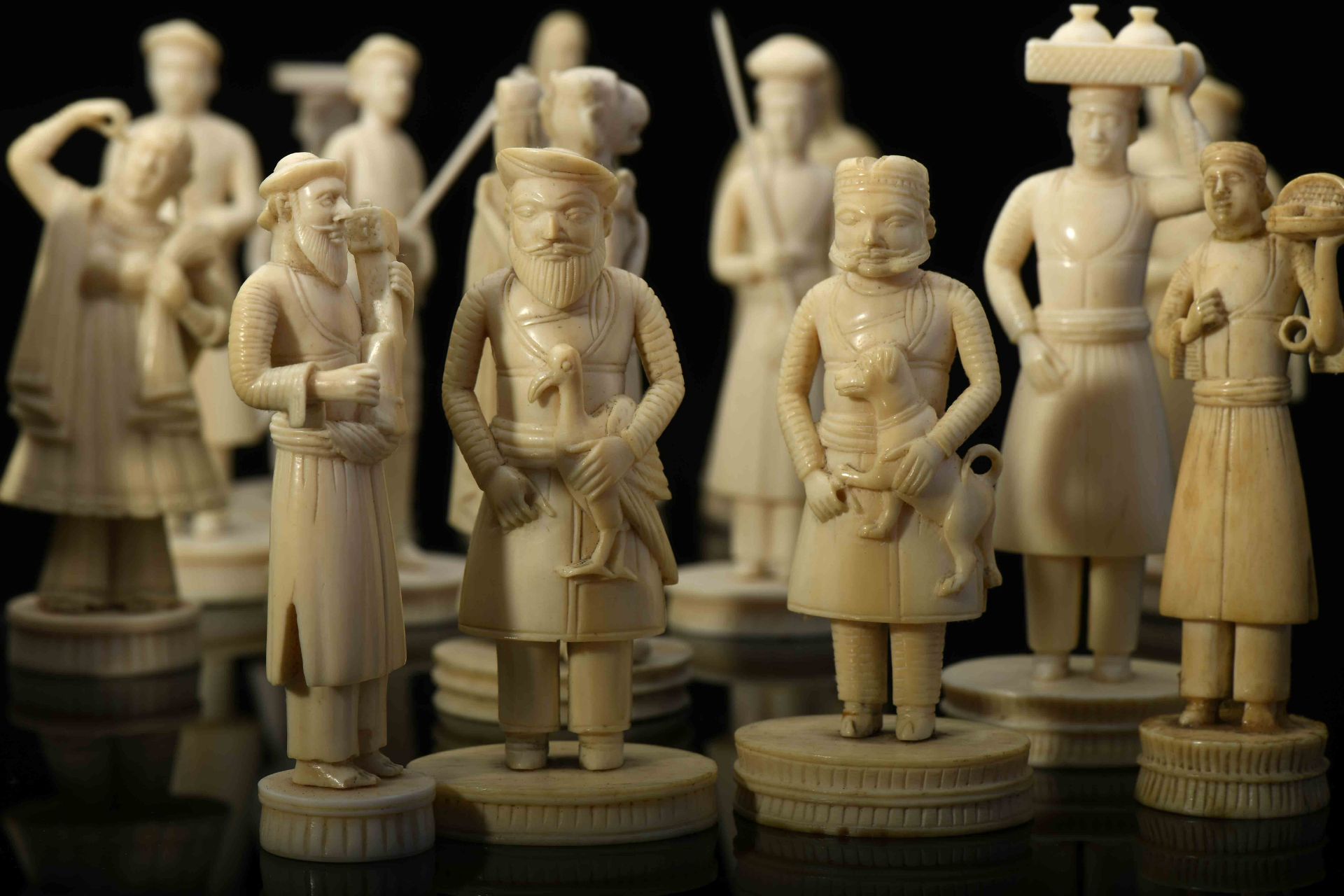 Sixteen Chess pieces "Pawns" - Indian figures - Image 4 of 4