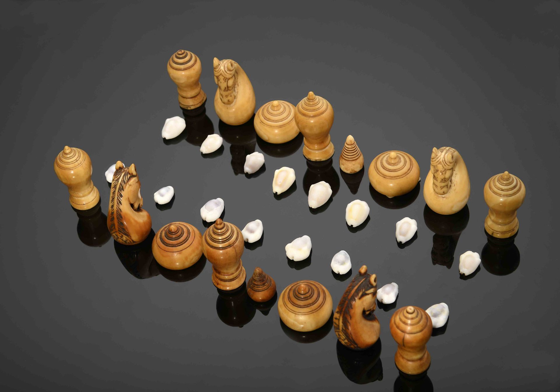 Chess pieces - Image 6 of 6