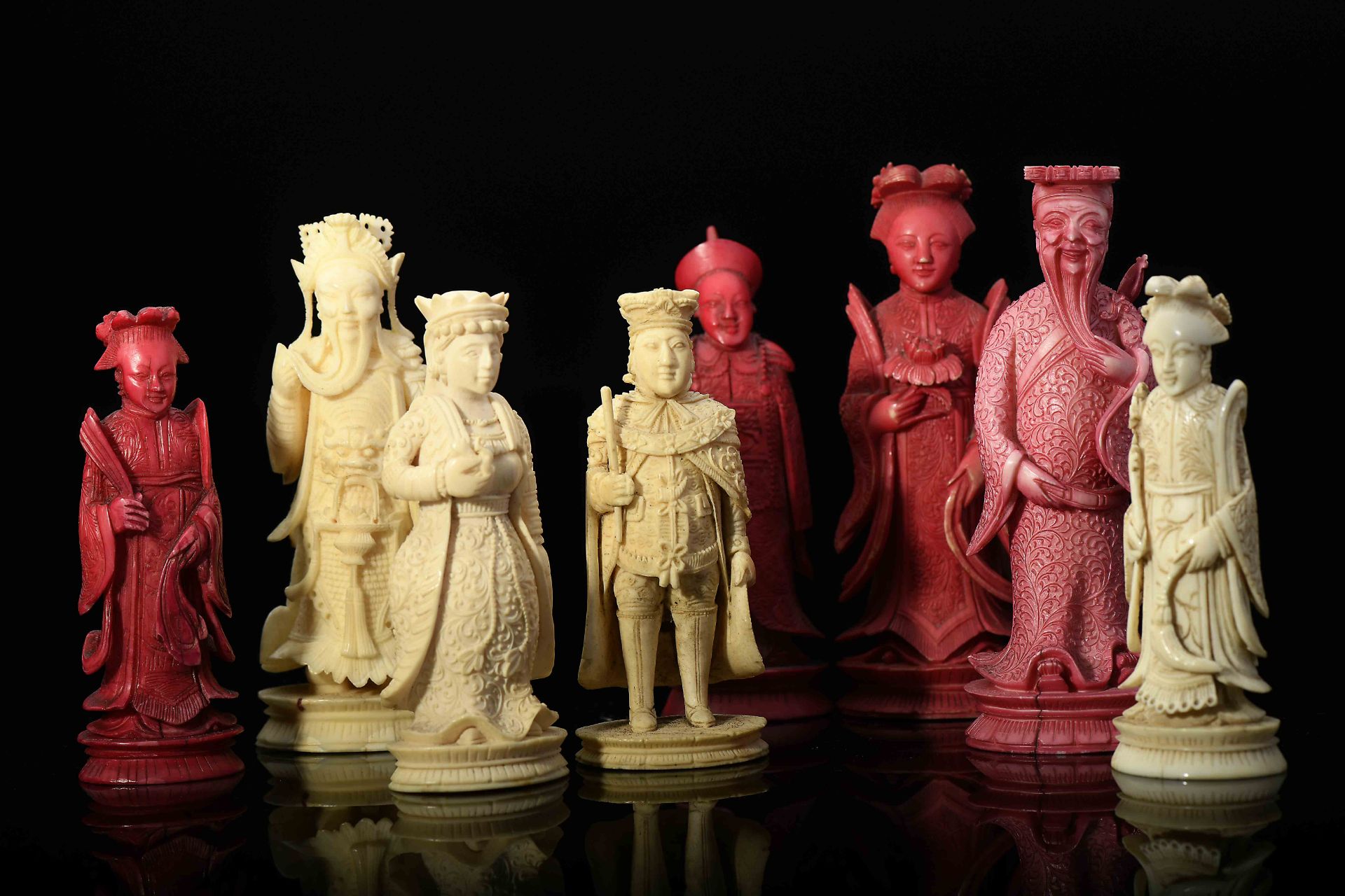 Eight chess pieces - figures - Image 3 of 3