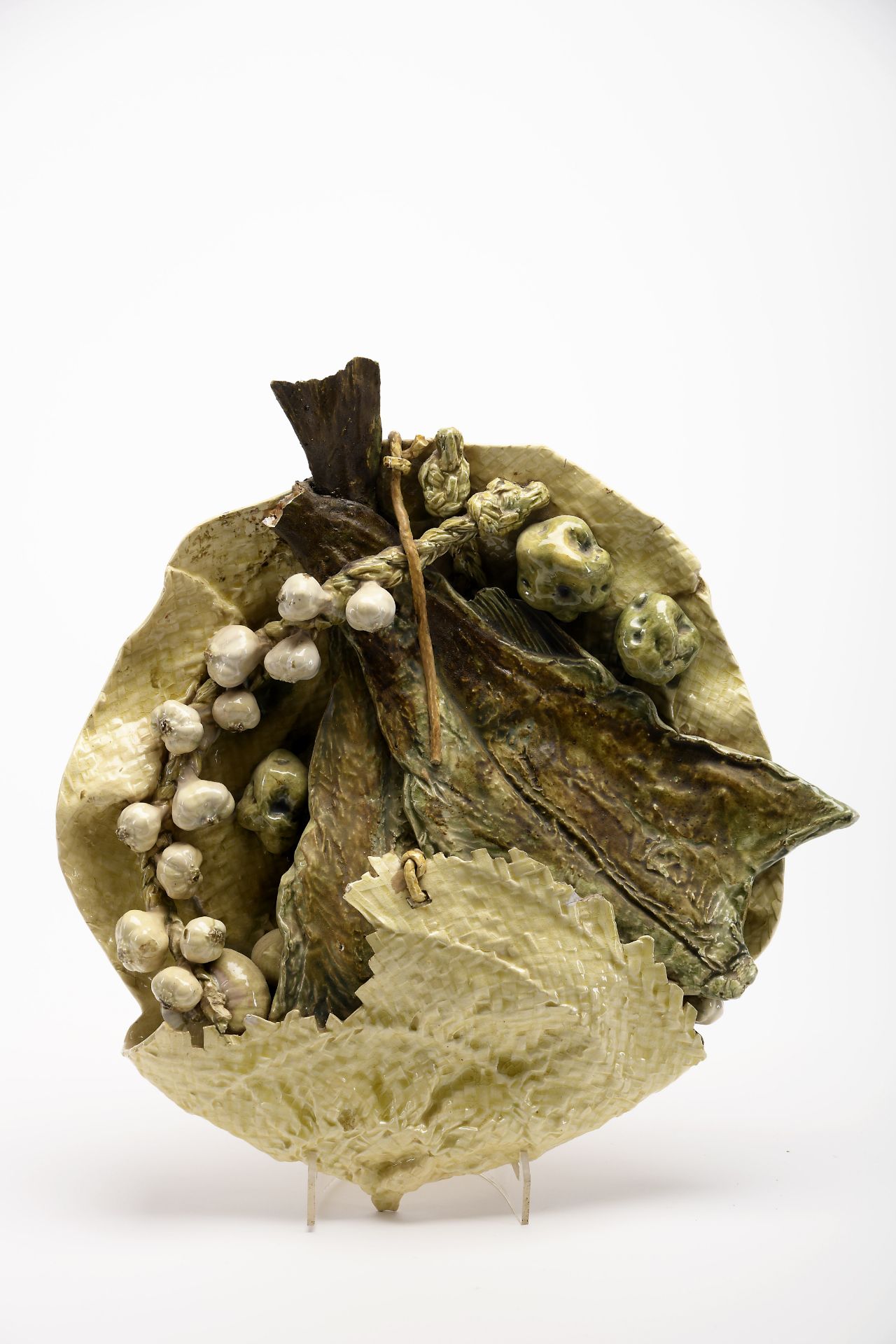 RAFAEL BORDALO PINHEIRO - 1846-1905 Basket with codfish and string of garlic - Image 4 of 4