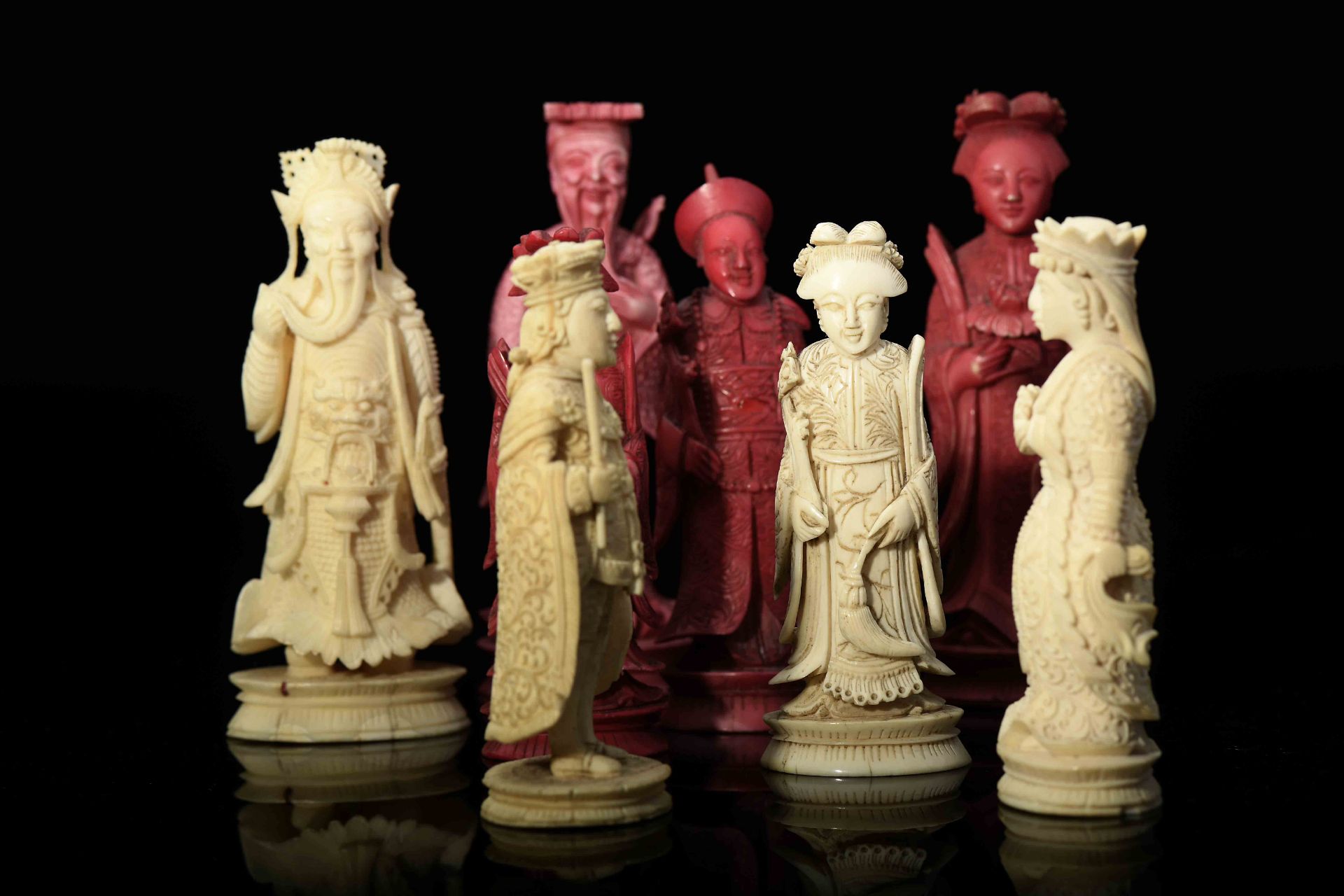 Eight chess pieces - figures - Image 2 of 3