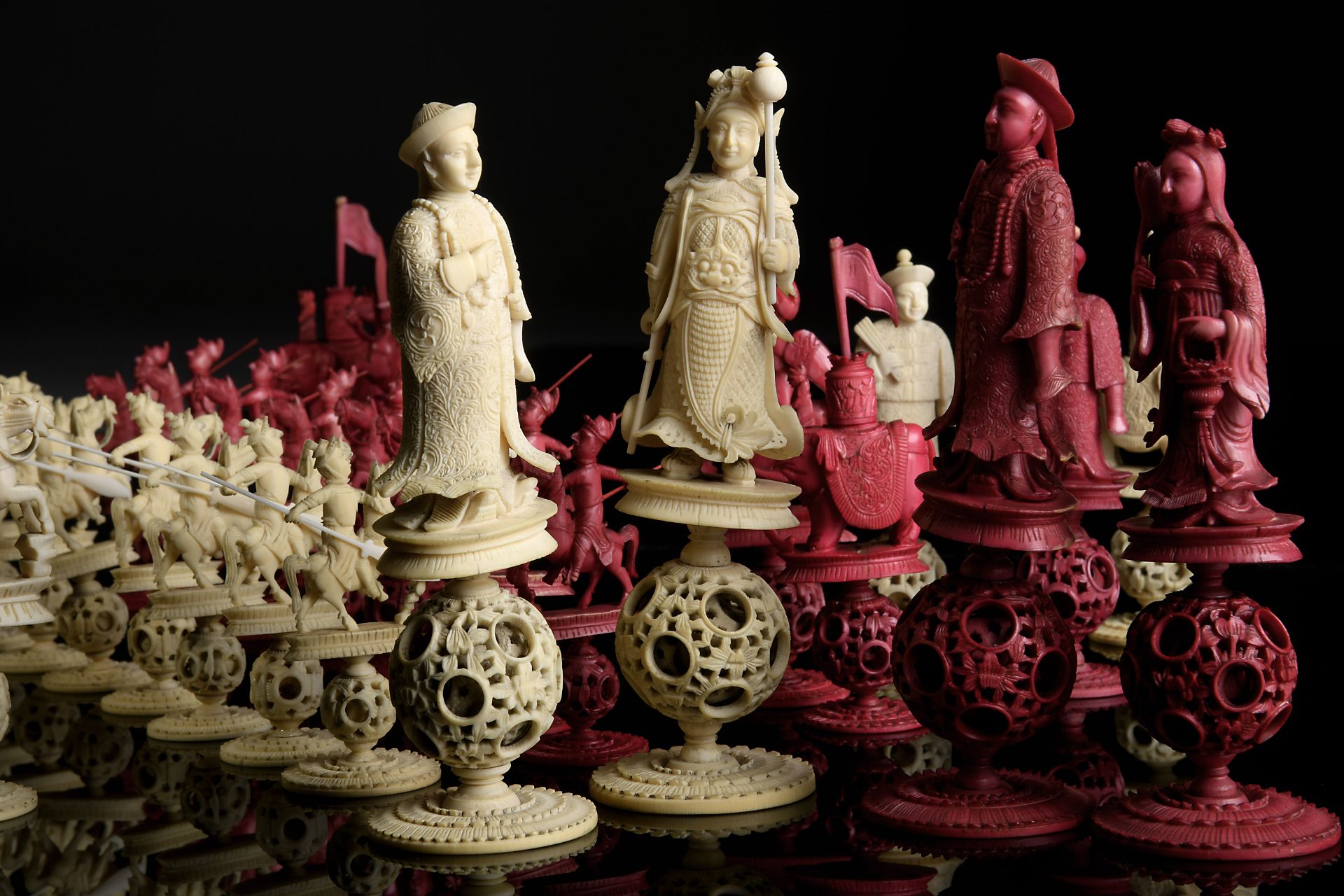 Chess pieces - Image 2 of 8