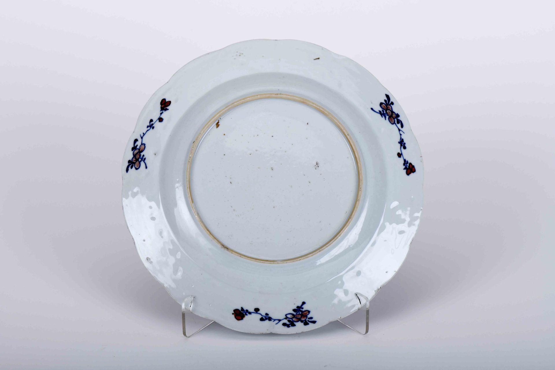 A large scalloped plate - Bild 2 aus 2