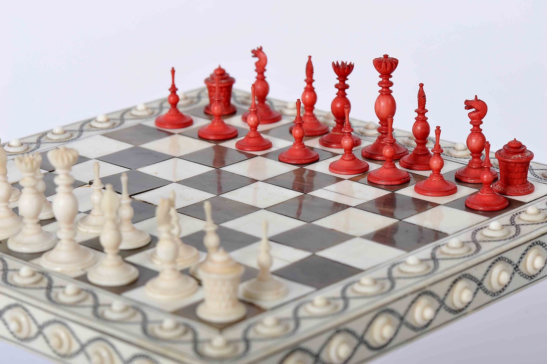 A miniature Game Table with miniature Chess Pieces - Bild 2 aus 10