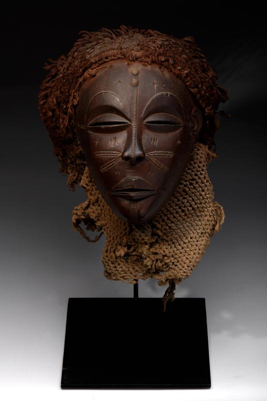 A «Mwana Pwo» Mask - Image 3 of 7