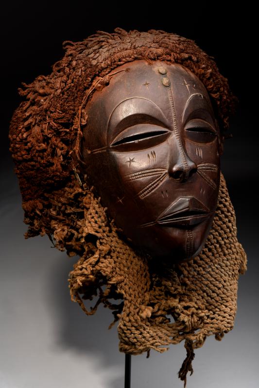 A «Mwana Pwo» Mask - Image 6 of 7