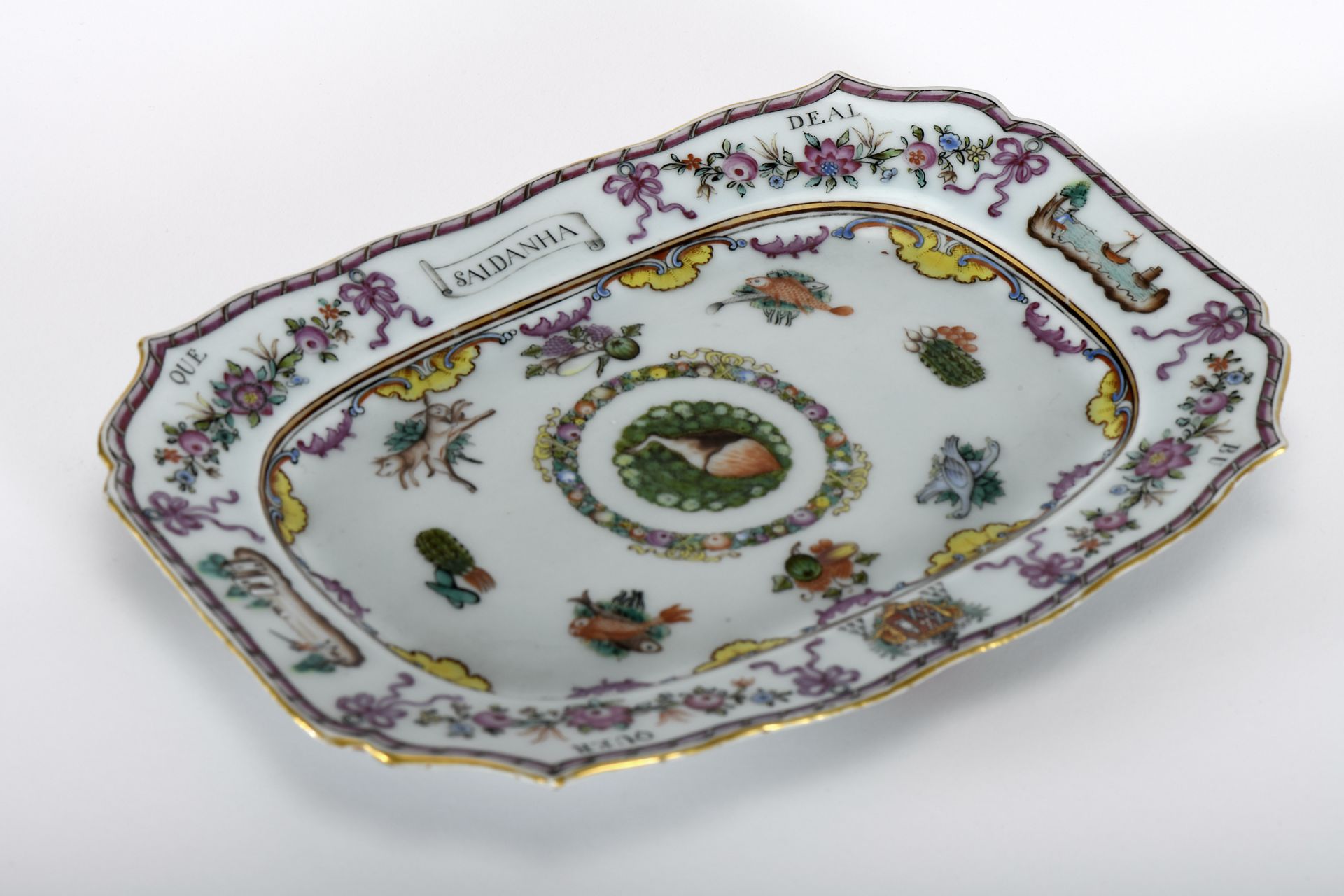 A scalloped platter - Image 2 of 4