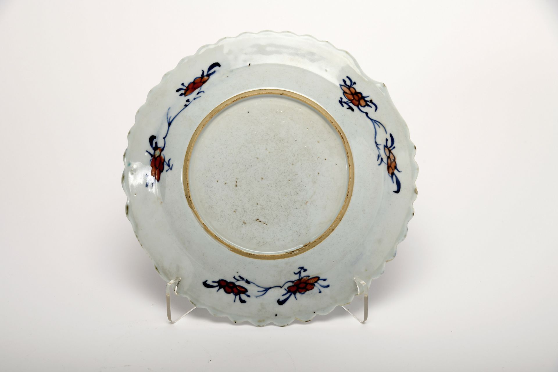 A scalloped plate - Image 2 of 2