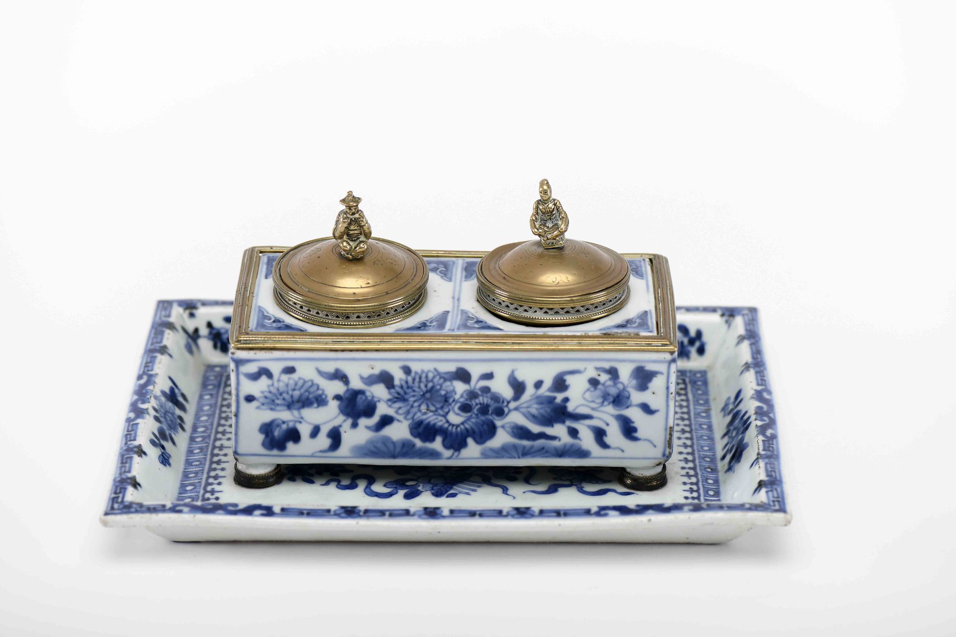 An inkstand