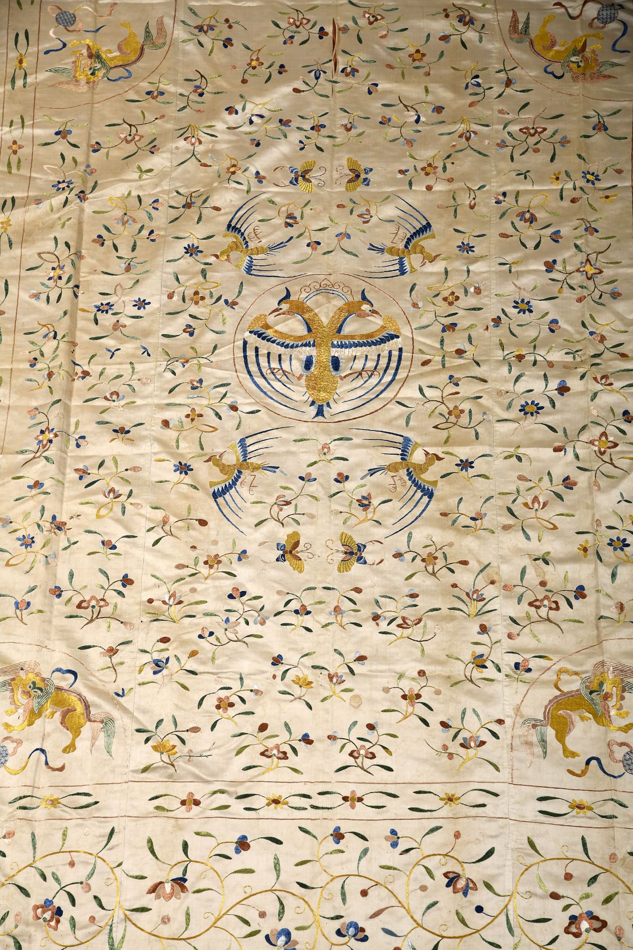 A coverlet (or draping cloth) - Image 4 of 4