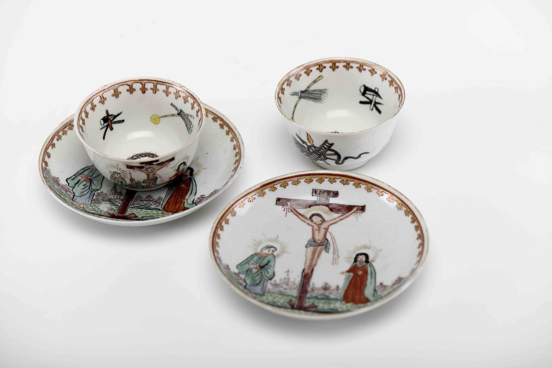 A pair of cups and saucers - Image 2 of 3