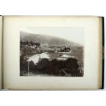 [MADEIRA, Álbum de fotografias da Ilha da].- Século XX (1903).- 120 fotografias em 24 folhas; 27x35