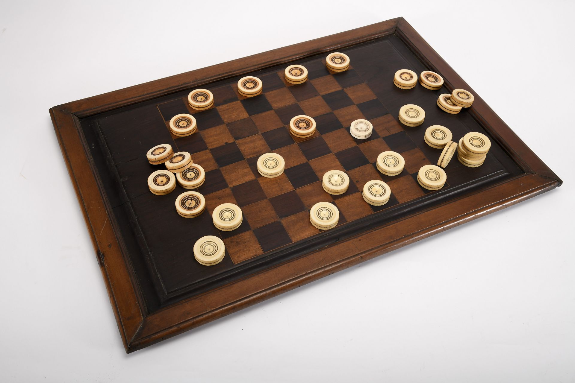A Backgammon and Chess board (double-sided) - Image 5 of 6