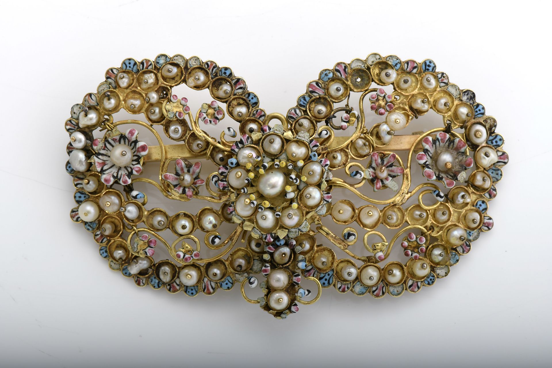 A brooch "Bow"