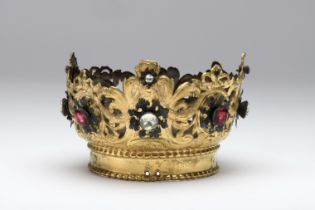 An open crown