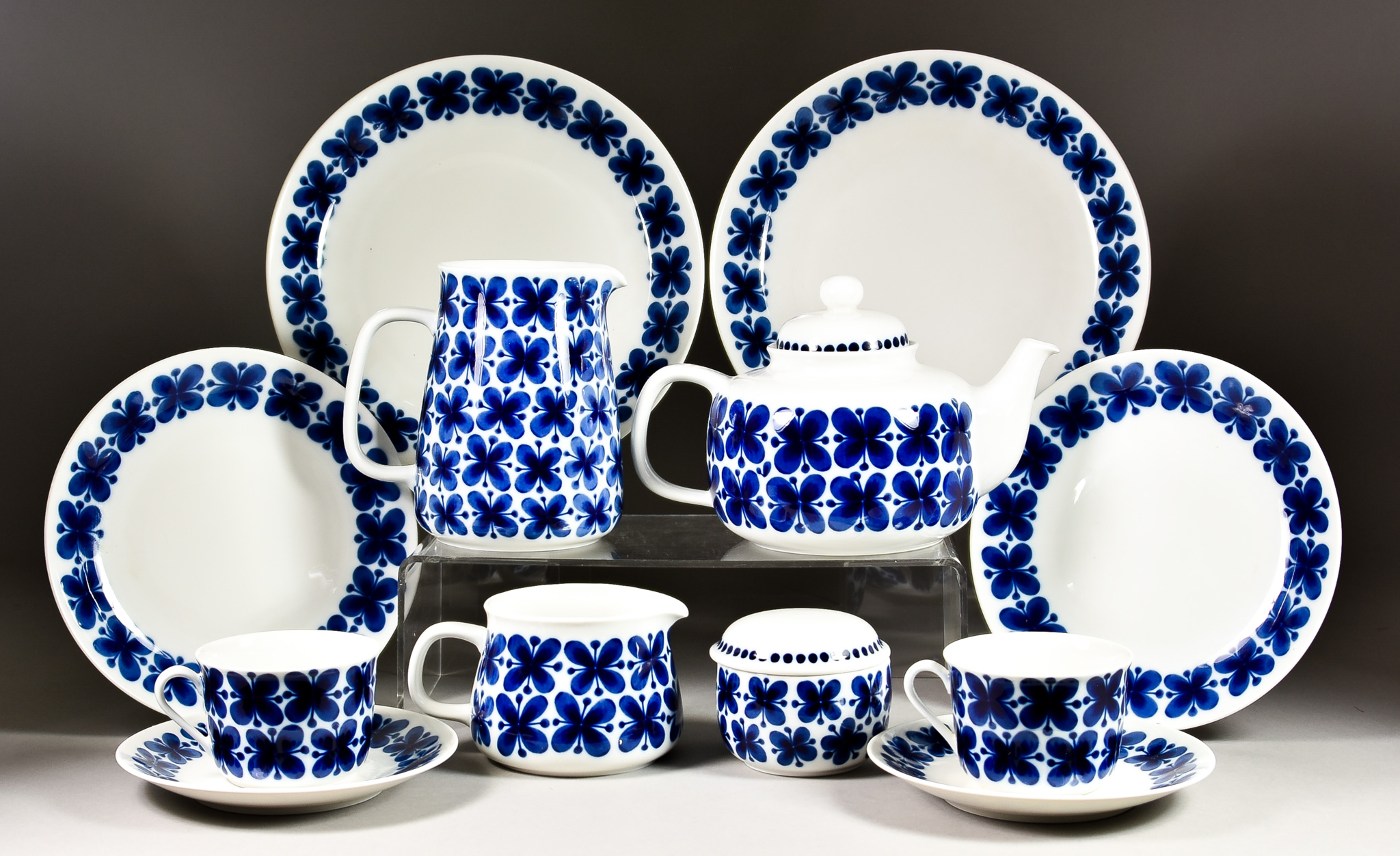 A Rörstrand Part Dinner and Tea Service in Mon Amie Pattern, Mid-Late 20th Century, designed by
