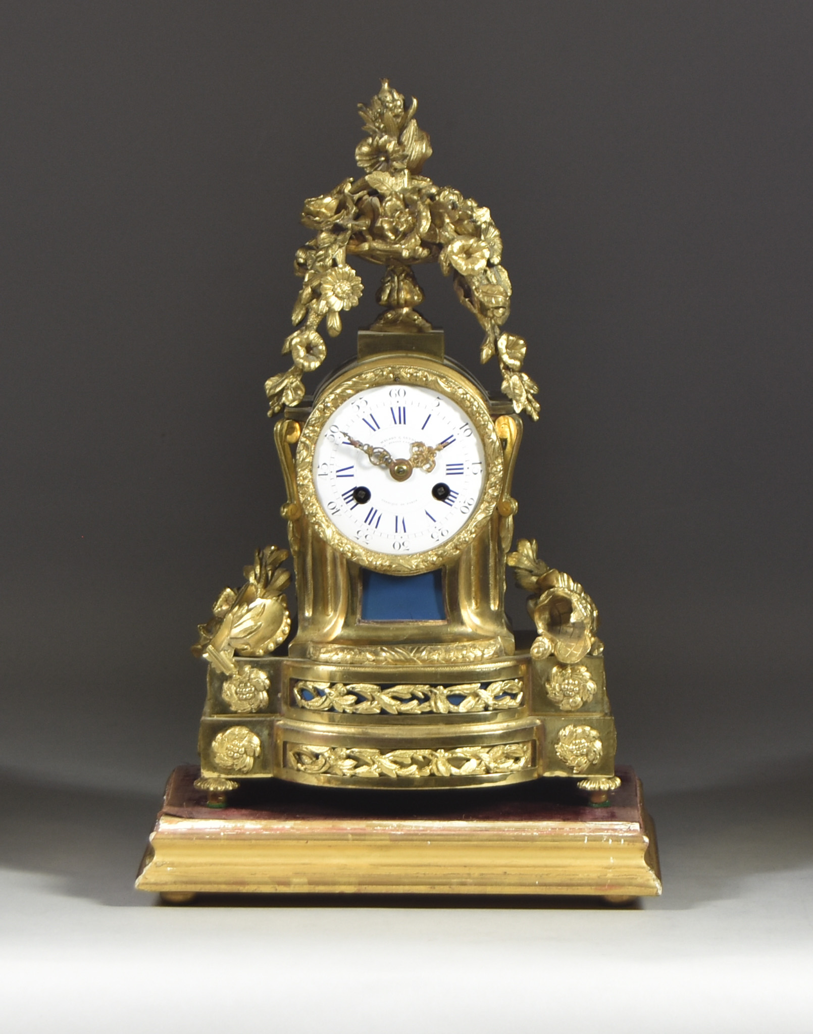A 19th Century French Gilt Brass Mantel Clock by S.F & J.D. and retailed by Wilson and Gandar 392 - Image 2 of 2