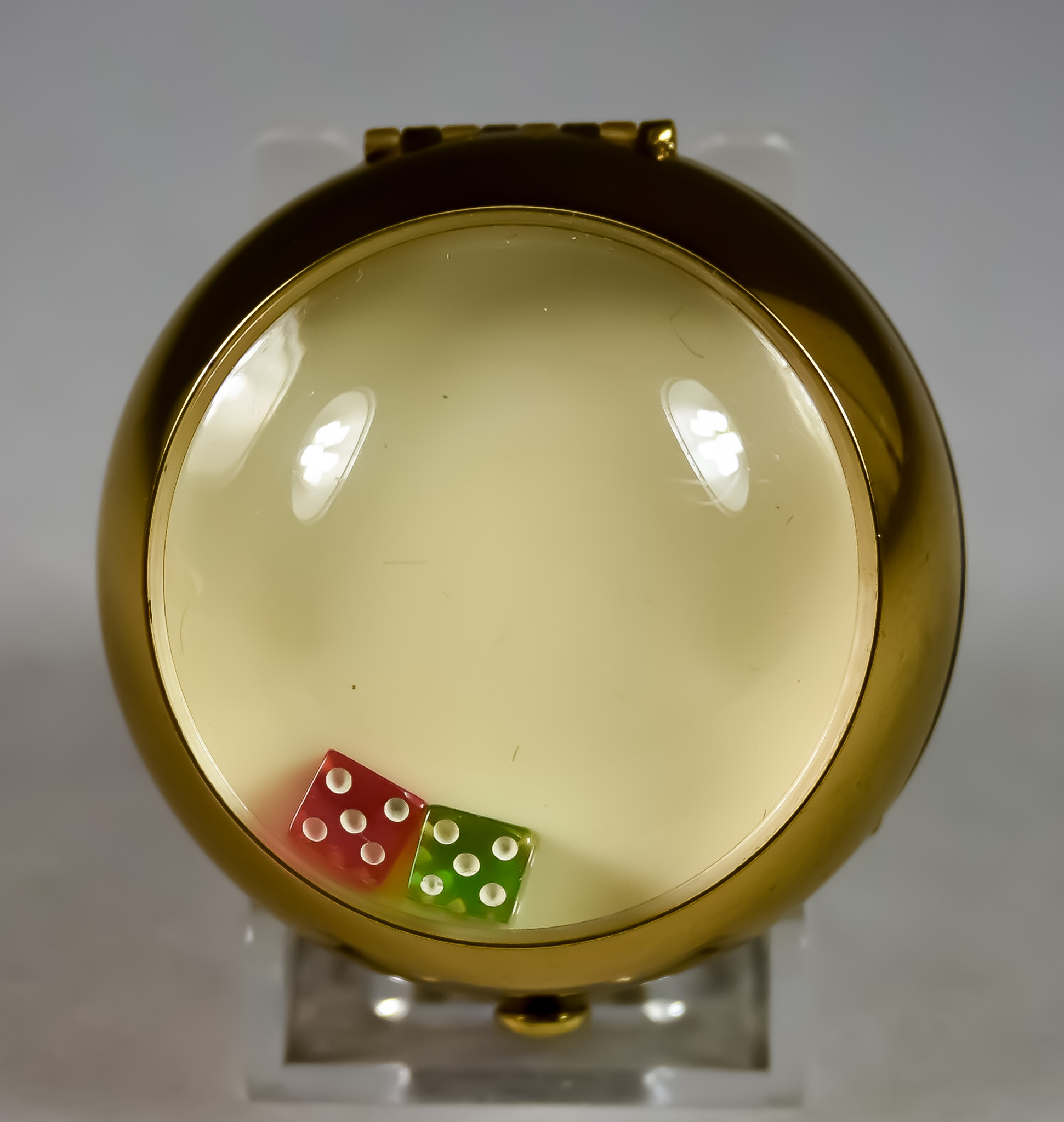 A 1950's Parker Pen Wadsworth Powder Compact with Lucite Top and Lucky Dice, with sifter and puff,