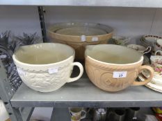 VINTAGE STYLE CERAMICS, INCLUDING BOWLS AND JUGS (4)