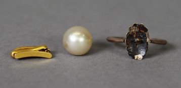 9ct GOLD RING, SET WITH A SINGLE PEARL AND A 9ct GOLD SINGLE WATCH BRACELET LINK, 2.2gms in all (2)