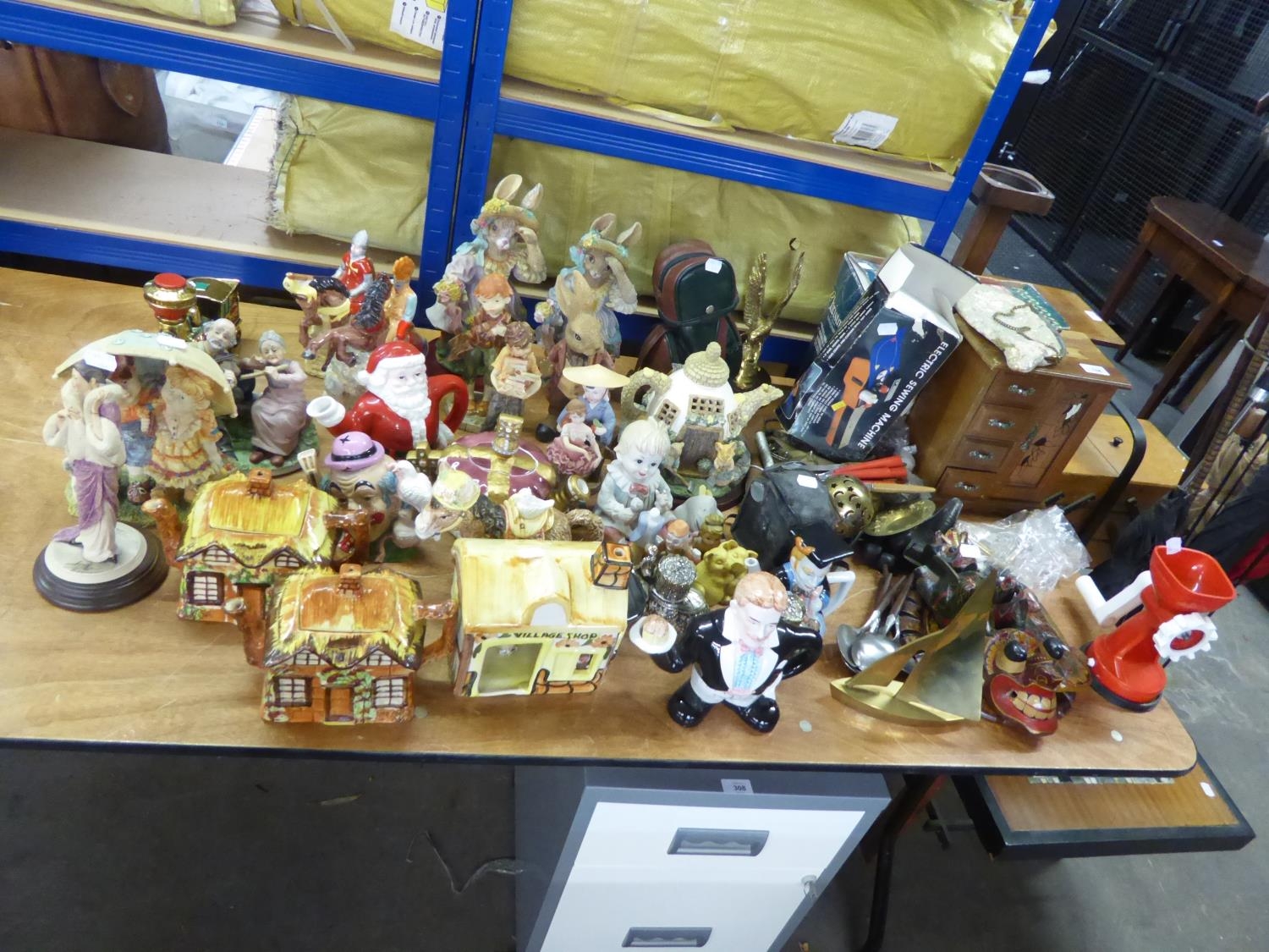 MIXED LOT TO INCLUDE; VARIOUS NOVELTY TEAPOTS, BRASS EAGLE ORNAMENT, WOODEN 4 DRAWER JEWELLERY