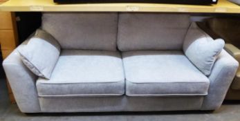A MODERN BED SETTEE, COVERED IN GREY WOVEN FABRIC WITH FOAM BACK AND SEAT CUSHION AND TWO SCATTER