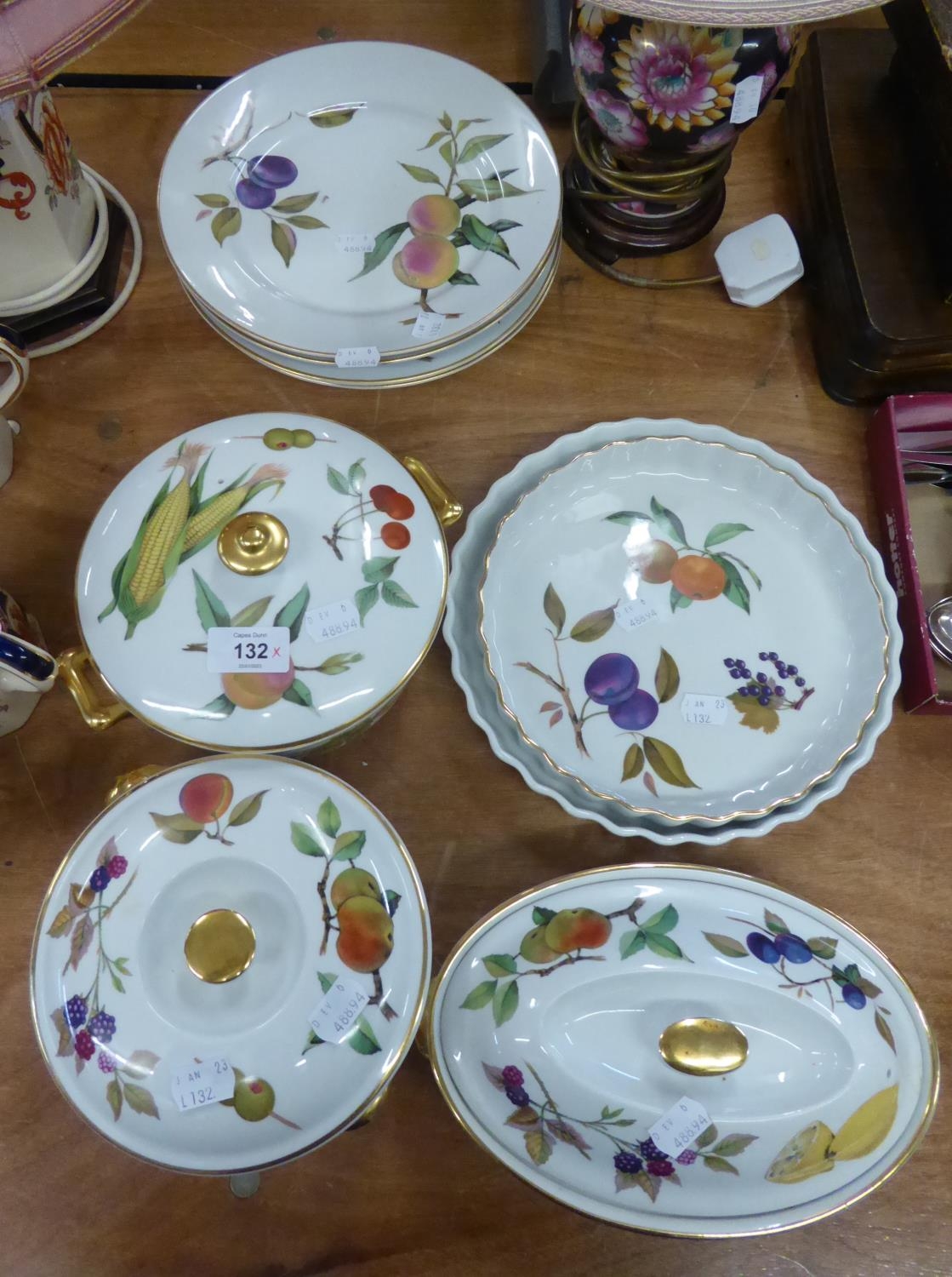 SMALL COLLECTION OF 'EVESHAM' WORCESTER TABLE WARE (9)