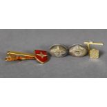 PAIR OF T BAR CUFFLINKS, THE OVAL TOP APPLIED WITH THE INSIGNIA OF THE PARACHUTE REGIMENT, LONDON