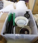 LARGE BOX OF KITCHENALIA, INCLUDING; MIXING BOWLS, BAKING TRAYS, SKILLET ETC...