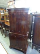 A REPRODUCTION MAHOGANY HI-FI CABINET, THE UPPER SECTION HAVING LIFT-UP TOP AND TWO DOORS WITH