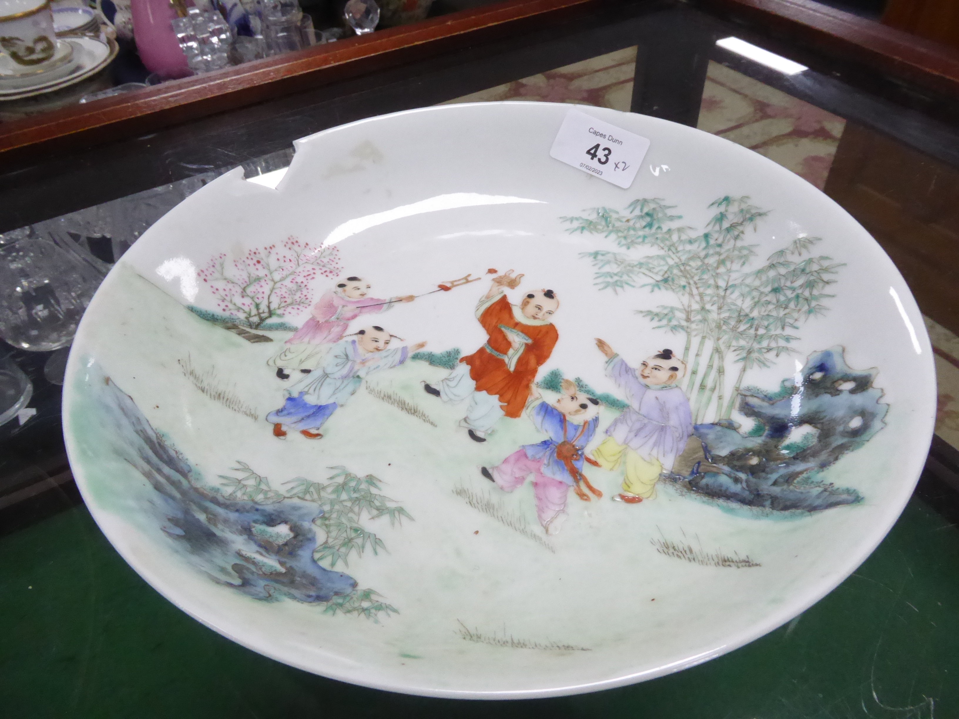 PAIR OF QIANLONG MARK AND PERIOD FAMILLE ROSE BOWLS, with polychrome scenes of children playing, 9 - Image 8 of 9