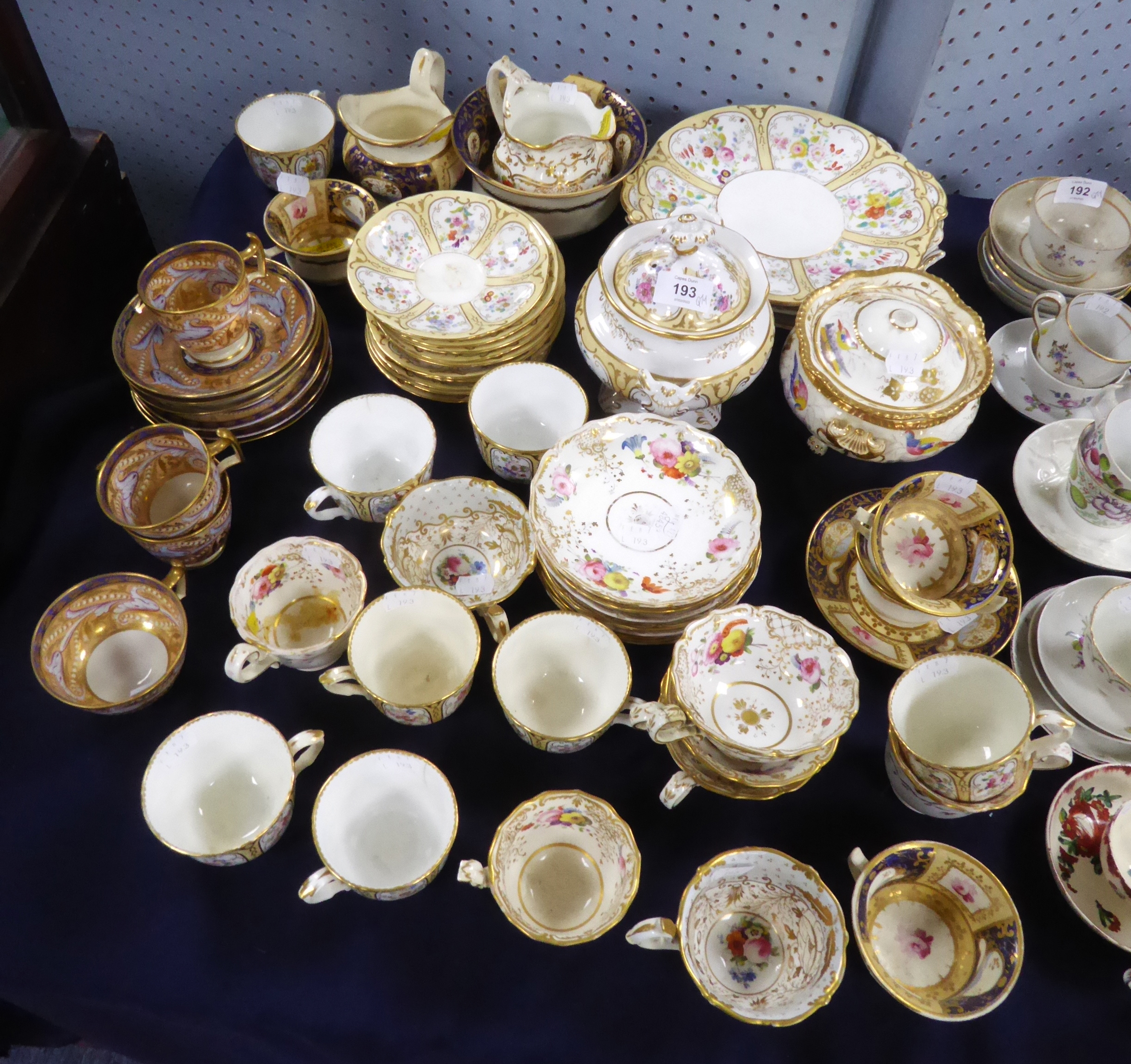A WORCESTER BISHOP OF DURHAM PART TEA SERVICE, together with an early 19th century part tea - Image 3 of 13