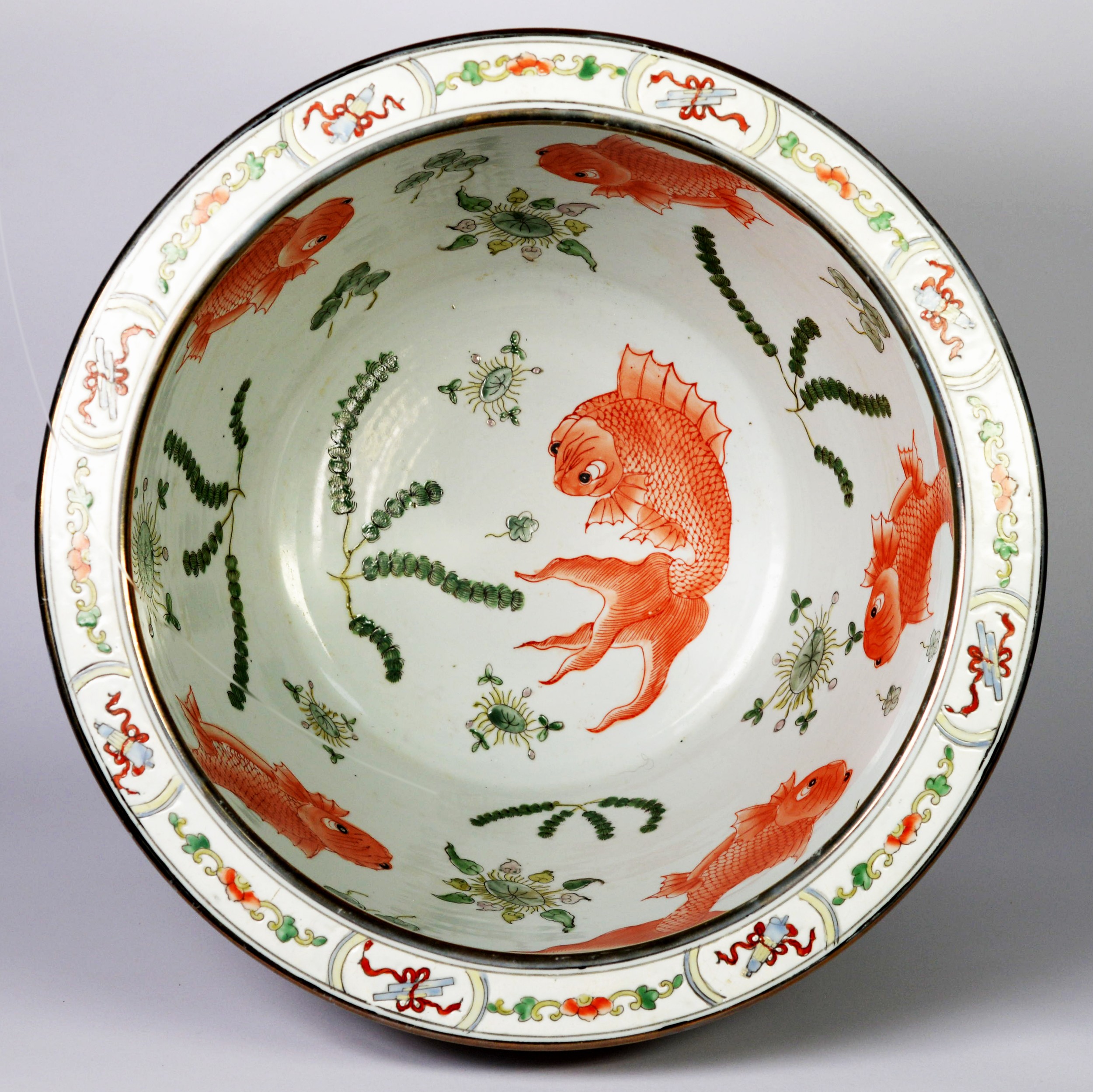 LARGE QING DYNASTY TONGZHI PERIOD CHINESE PORCELAIN FISH BOWL, decorated with plums, chrysanthemum - Image 3 of 3