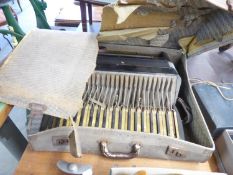 AN EARLY 20TH CENTURY ACCORDION, BOXED (AS FOUND)